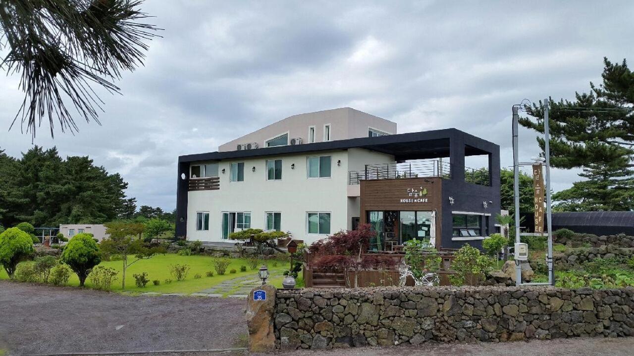 Moon Forest Guesthouse Jeju Buitenkant foto