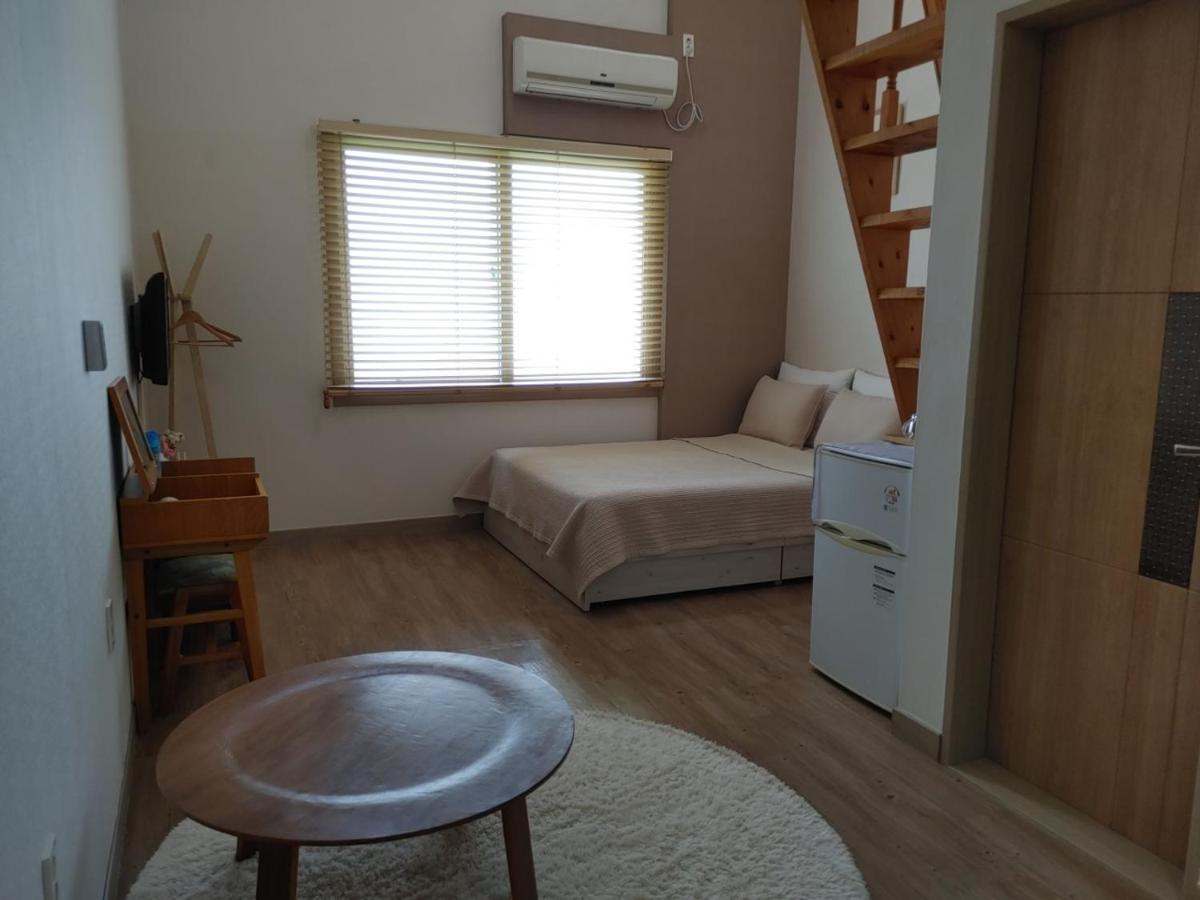 Moon Forest Guesthouse Jeju Buitenkant foto