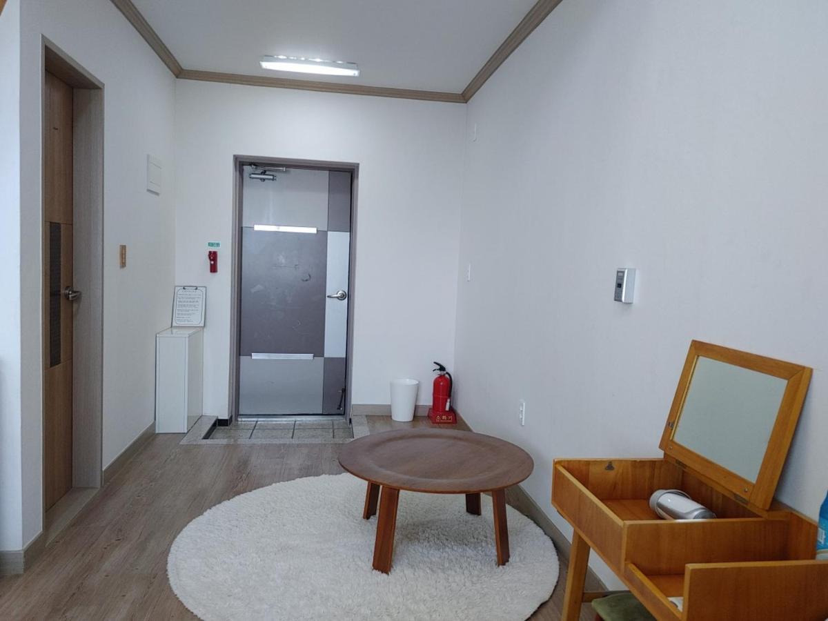Moon Forest Guesthouse Jeju Buitenkant foto