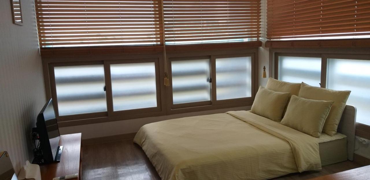 Moon Forest Guesthouse Jeju Buitenkant foto