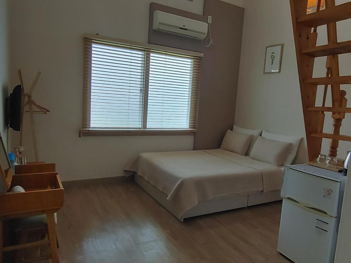 Moon Forest Guesthouse Jeju Buitenkant foto